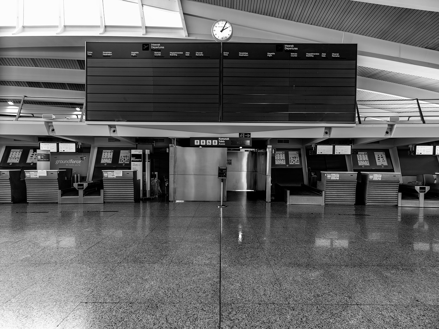 Bilbao Airport 04-11-2020 1:07 pm </br>(Aeropuerto de Bilbao, 11-04-2020 13:07 h) - Direct printing on Dibond